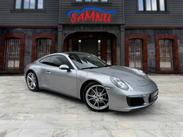 2016 Porsche 911 Carrera 4