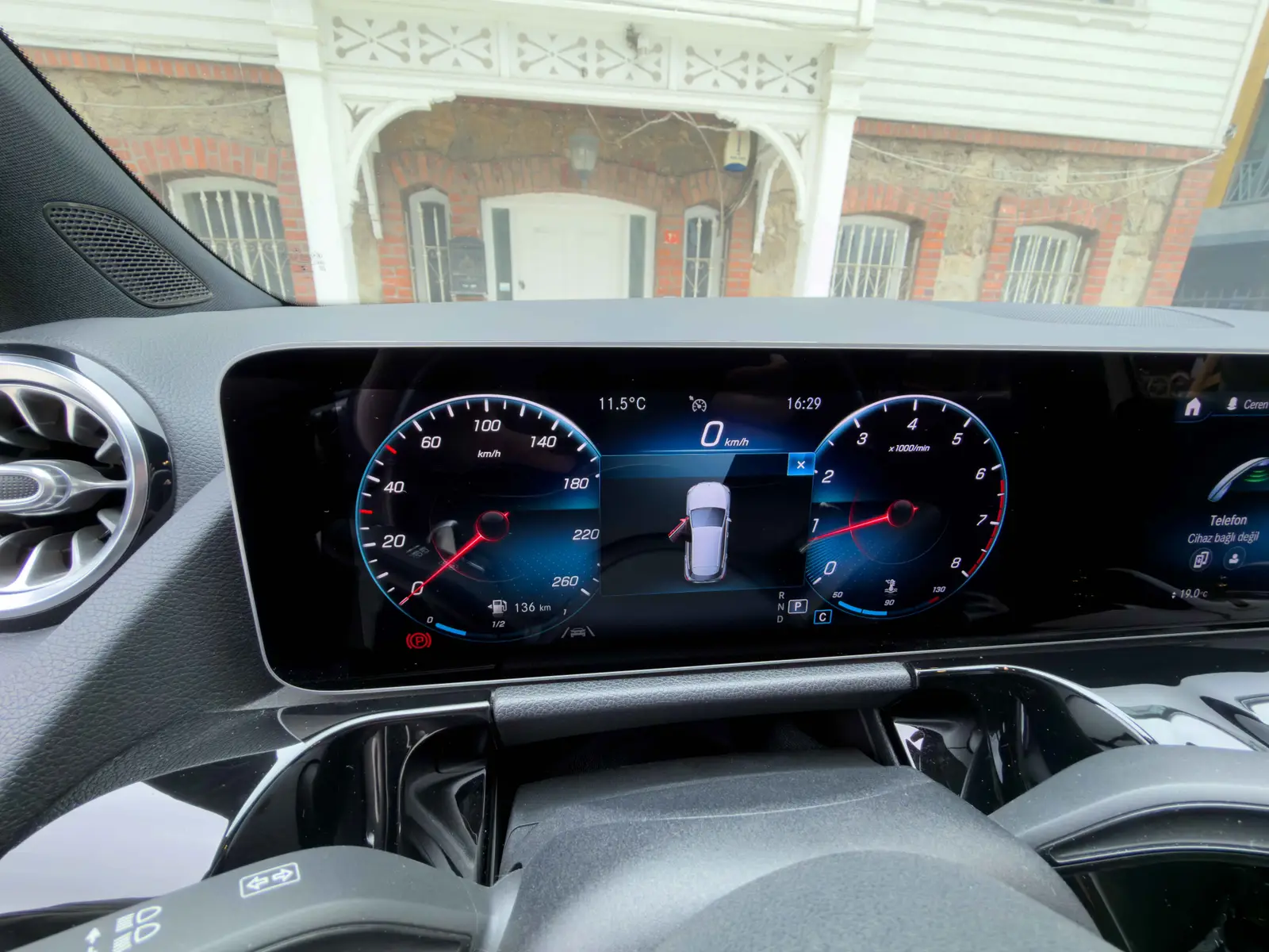 2020 Mercedes-Benz GLA200 AMG, iç mekân