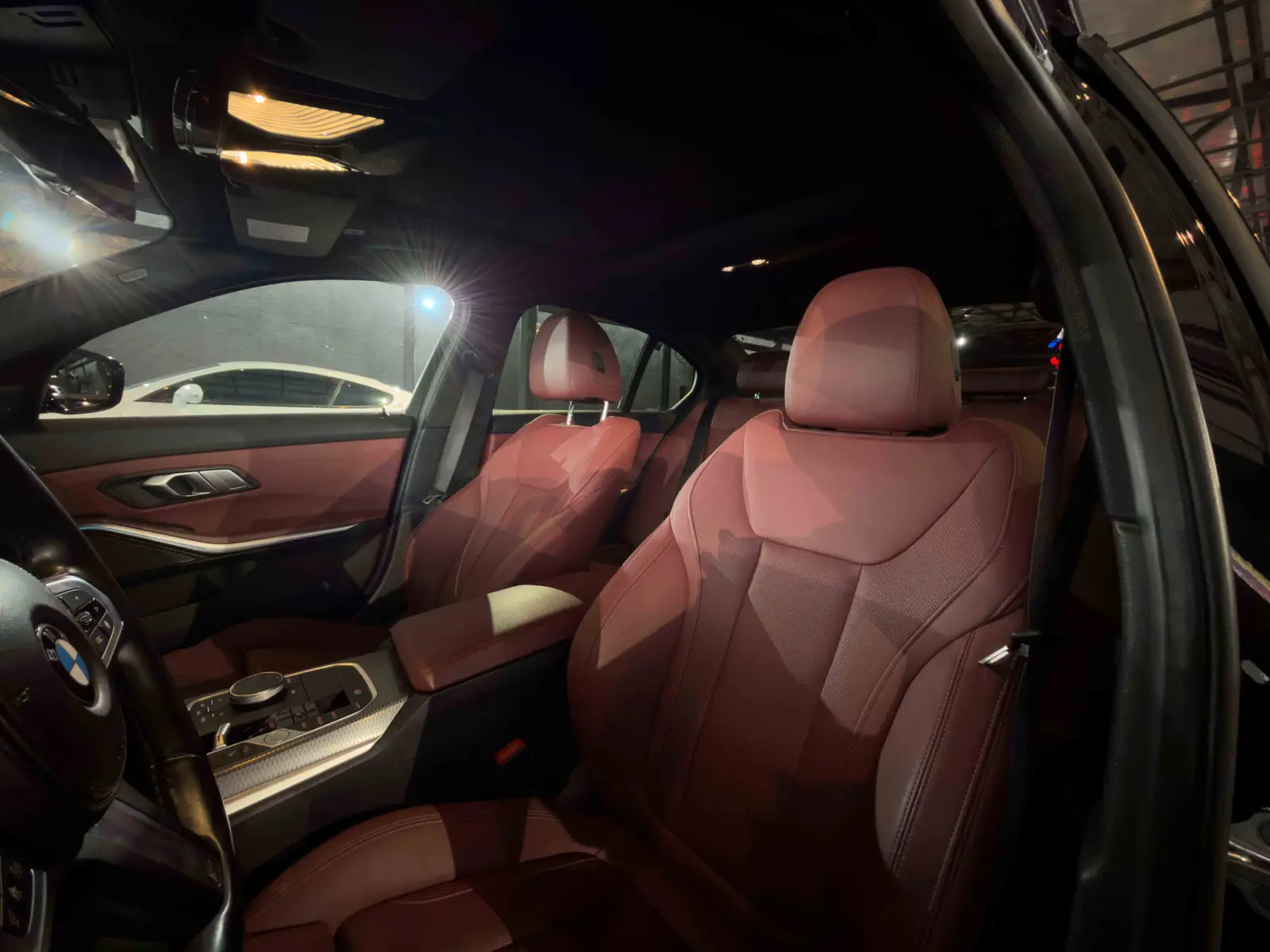 2023 BMW 3.20i MSport, iç mekân