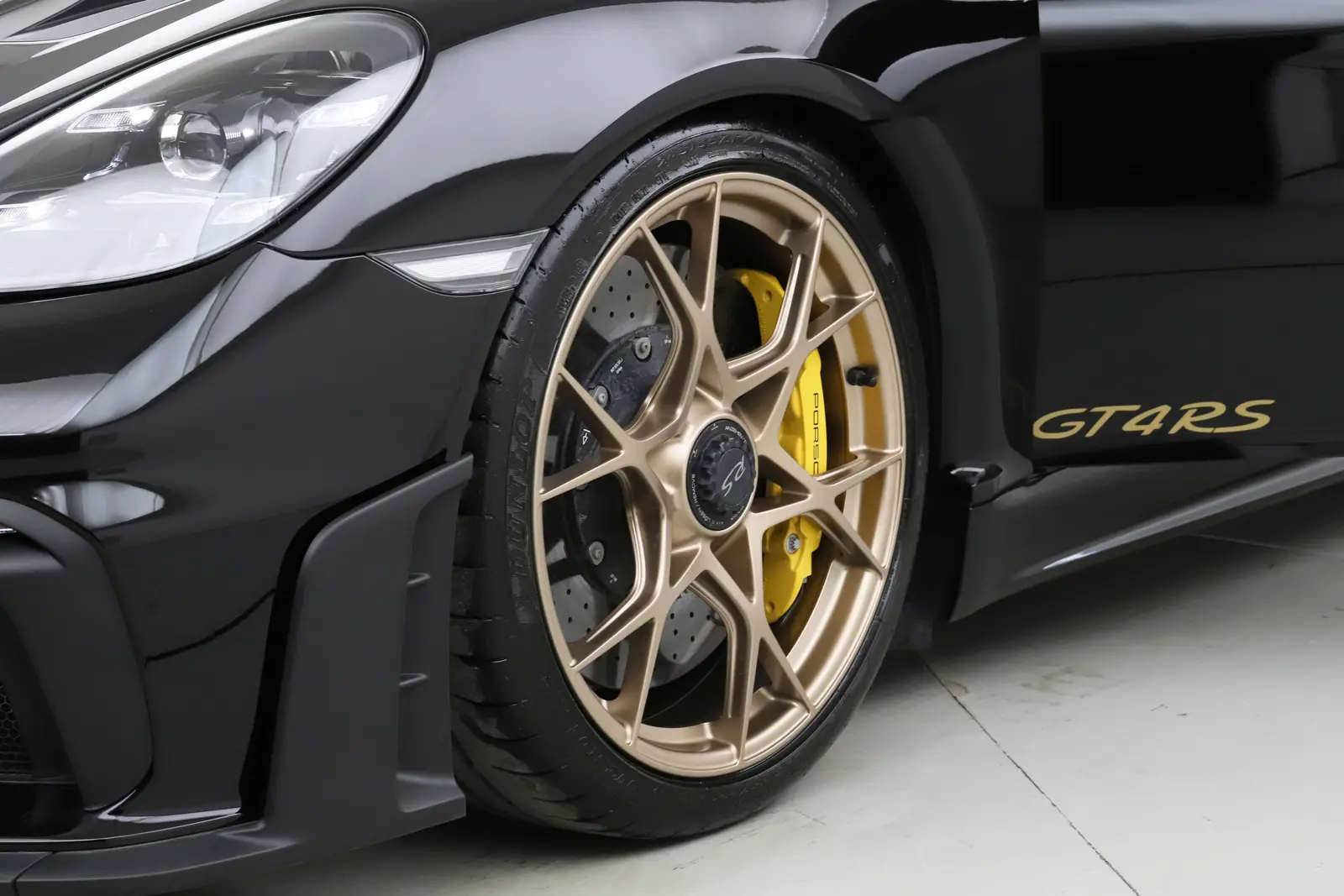 2023 Porsche 718 GT4 RS, iç mekân