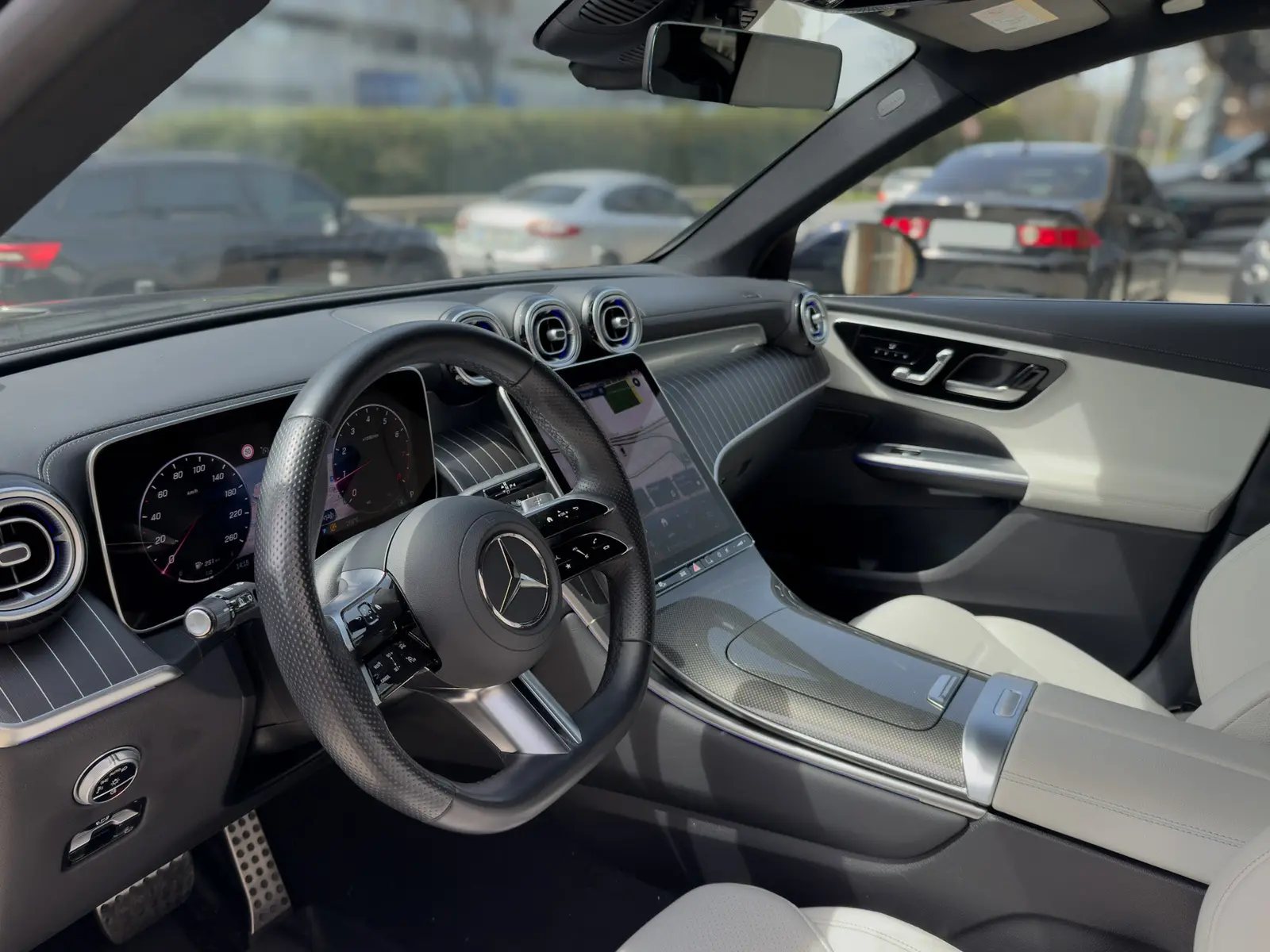2024 Mercedes-Benz GLC180 AMG, iç mekân