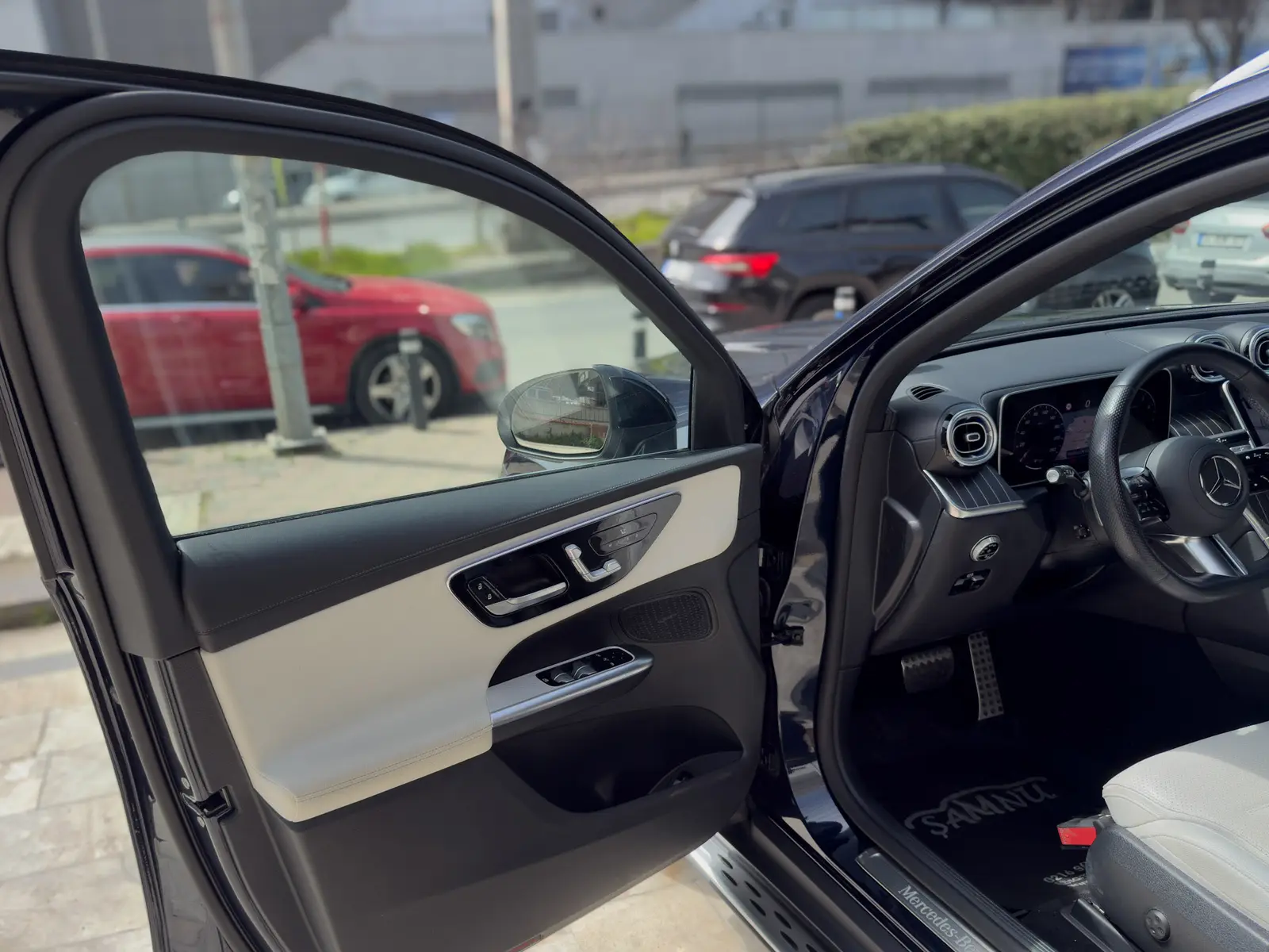 2024 Mercedes-Benz GLC180 AMG, iç mekân