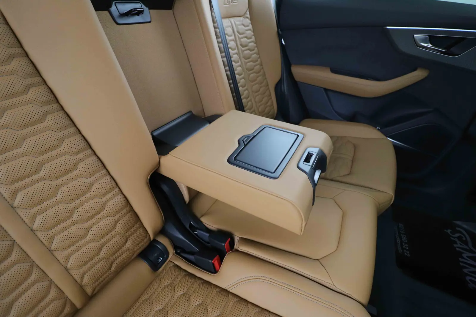 2025 Audi RSQ8, iç mekân