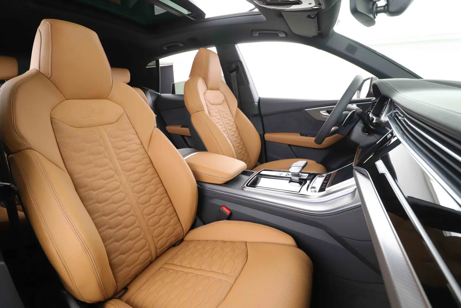 2025 Audi RSQ8, iç mekân