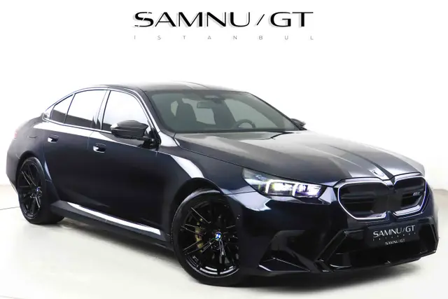2025 BMW M5